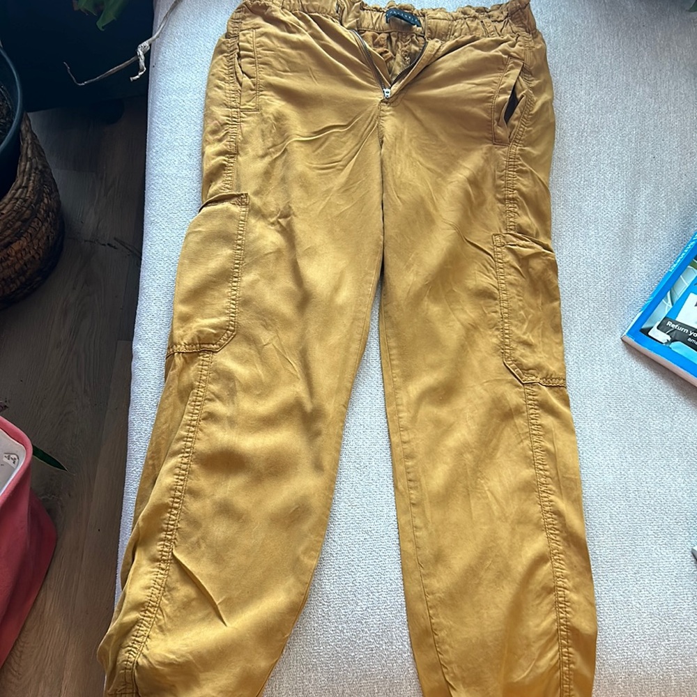 Sanctuary Mustard(?) cargo pants small